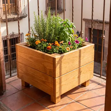 Macetero cuadrado de pino